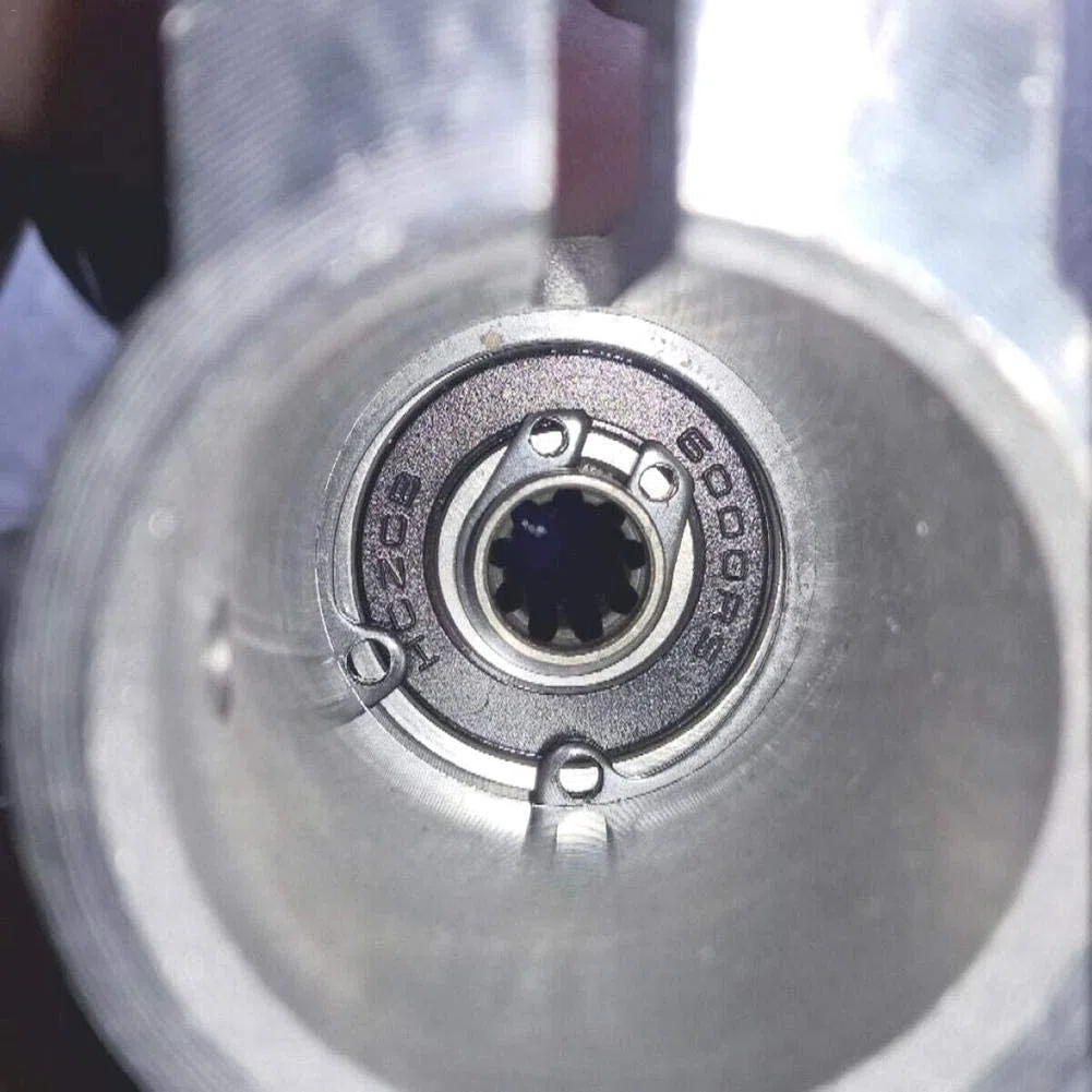 Cabezal de engranaje para desbrozadora, universal de 26 mm de diámetro, 9 dientes, caja de engranajes de cortacésped de repuesto para varias desbrozadoras (blanco)